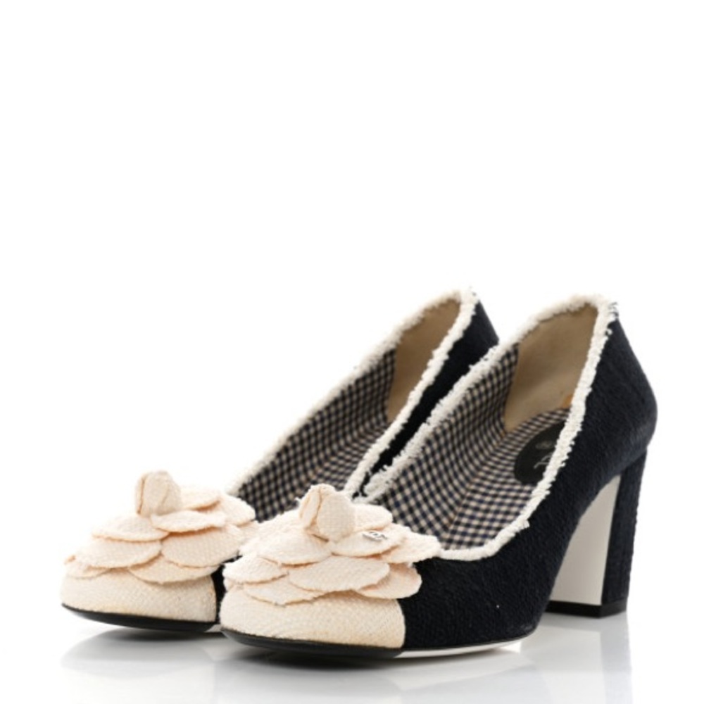 Chanel Tweed Escarpins Camelia CC Pumps